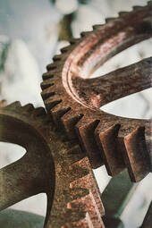 25239133-rusted-gears